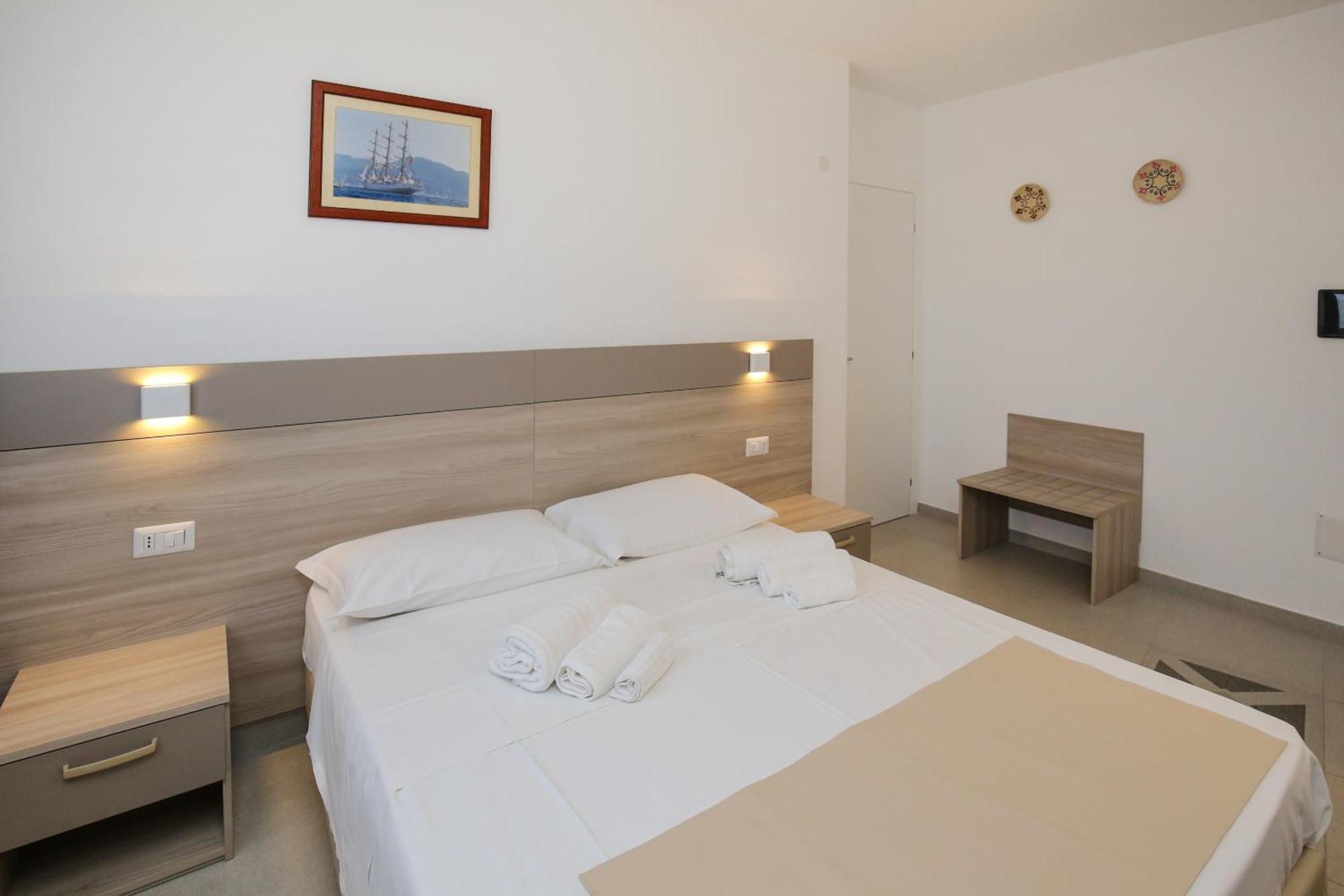 The Square Castelsardo Hotel Exterior foto