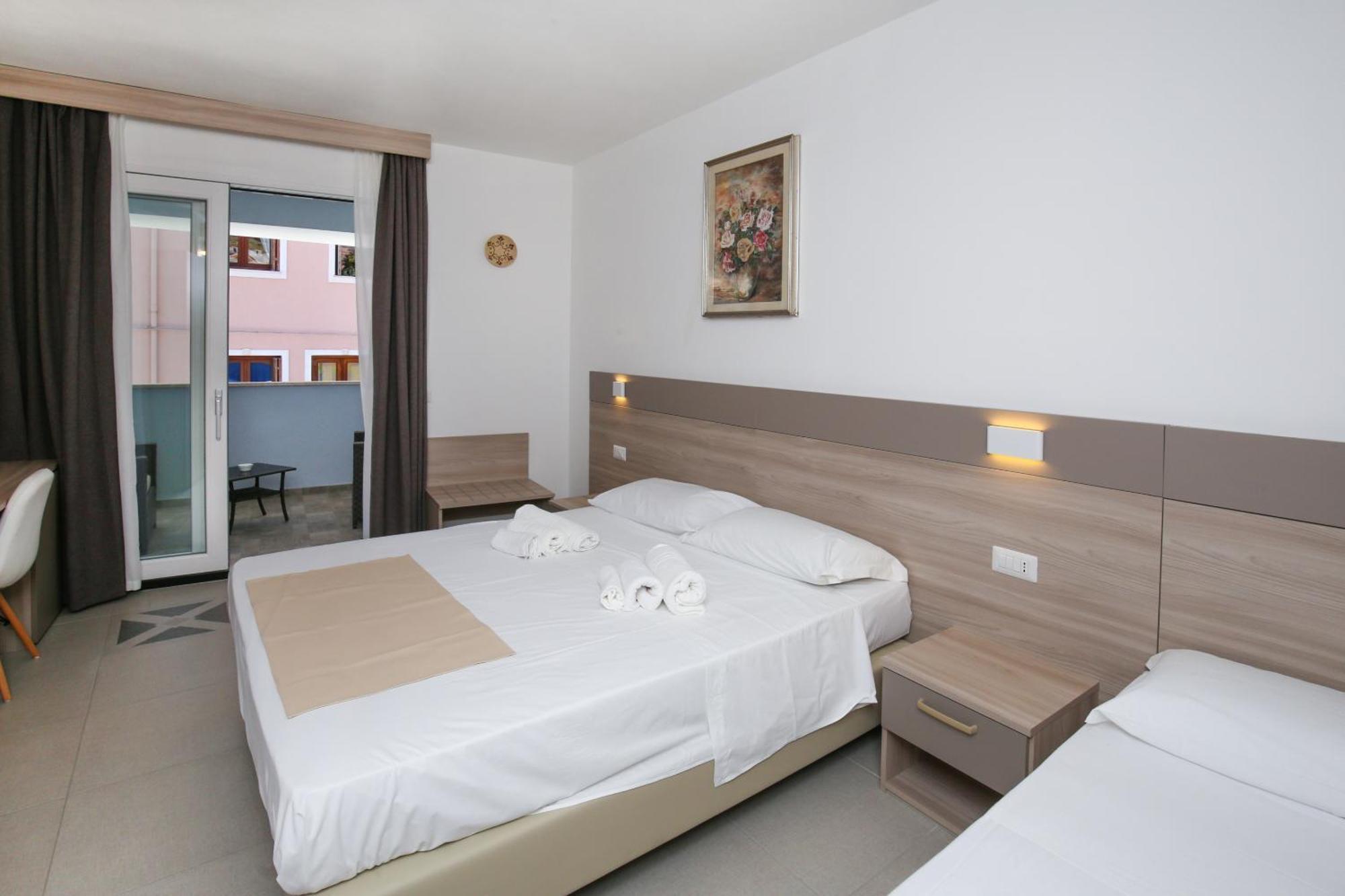 The Square Castelsardo Hotel Exterior foto